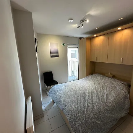 Met Priveparking Apartment *